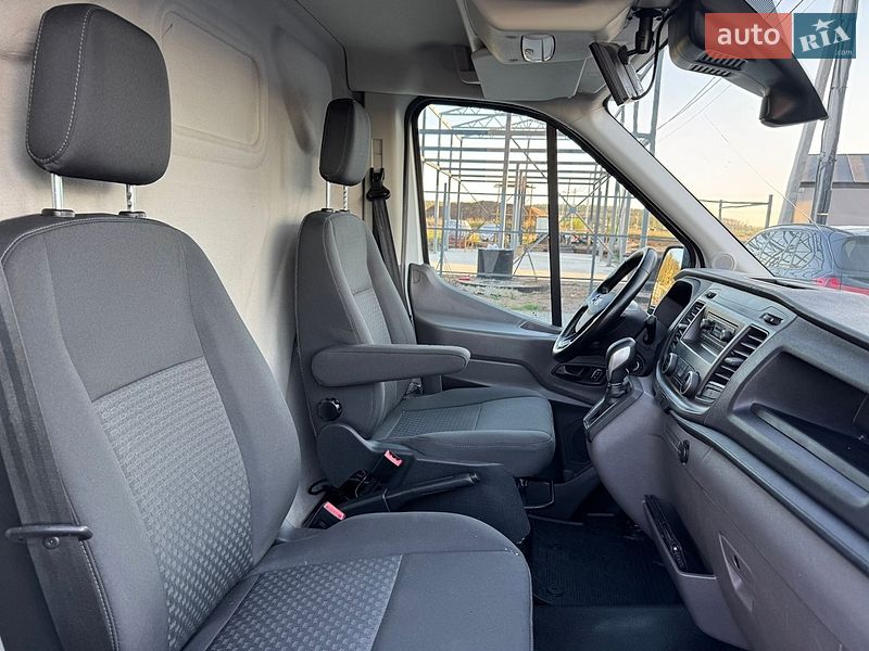 Грузовой фургон Ford Transit 2023 в Ирпене