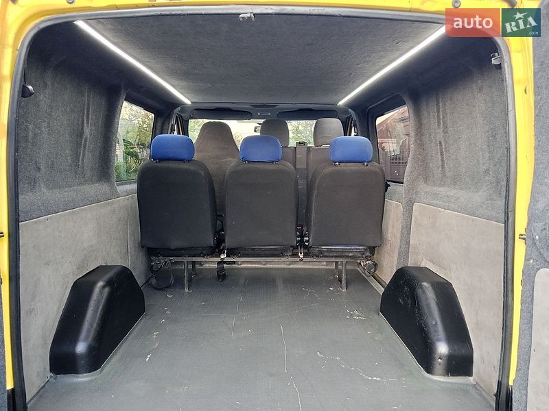 Вантажопасажирський фургон Ford Transit 2002 в Миколаєві
