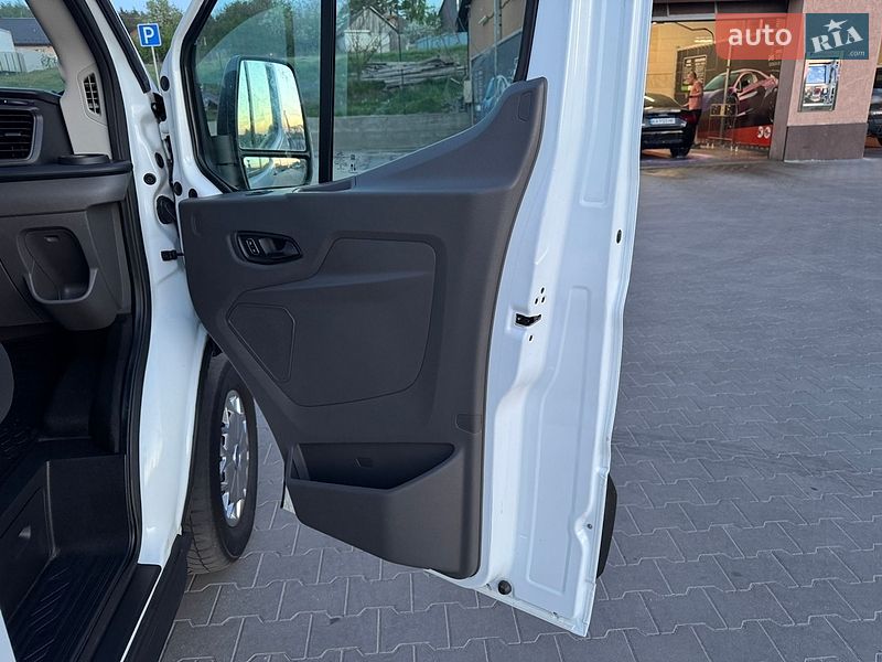 Вантажний фургон Ford Transit 2021 в Бучі