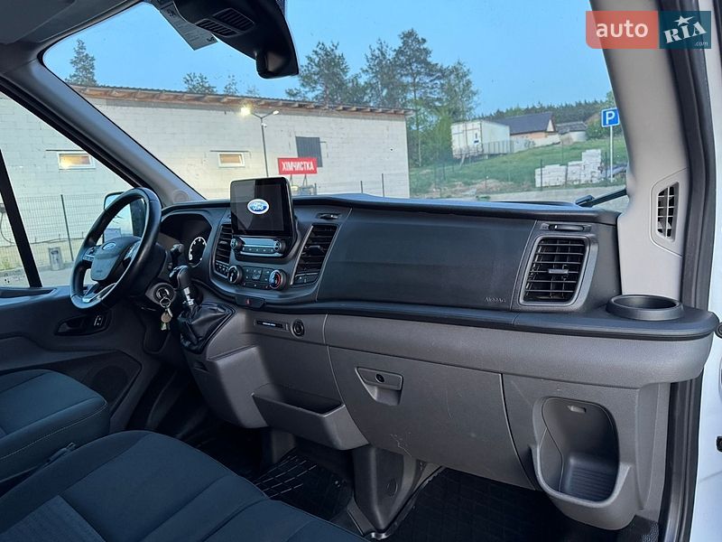 Вантажний фургон Ford Transit 2021 в Бучі