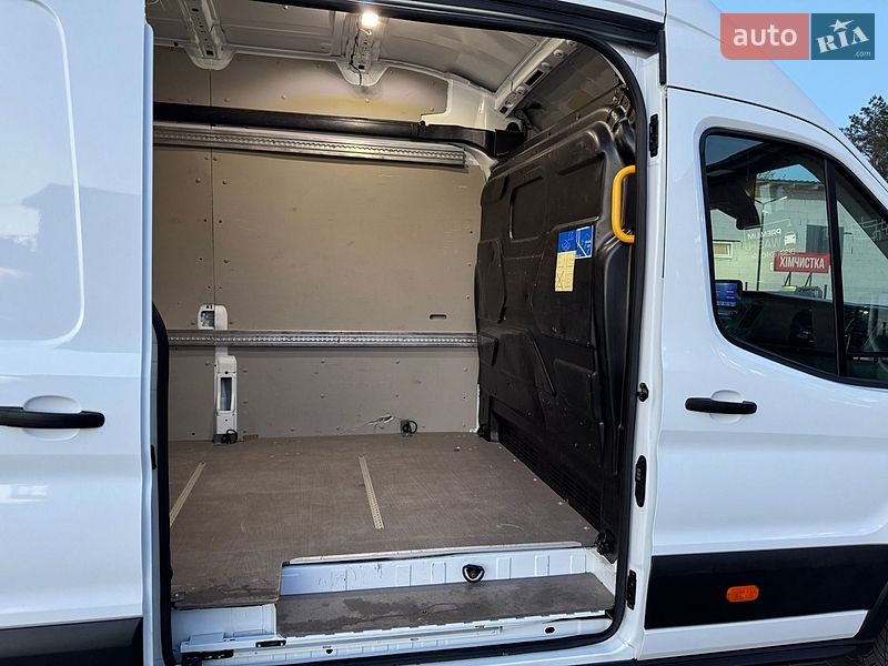 Вантажний фургон Ford Transit 2021 в Бучі