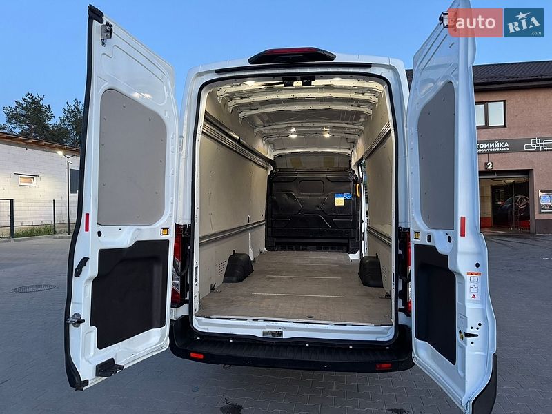 Вантажний фургон Ford Transit 2021 в Бучі