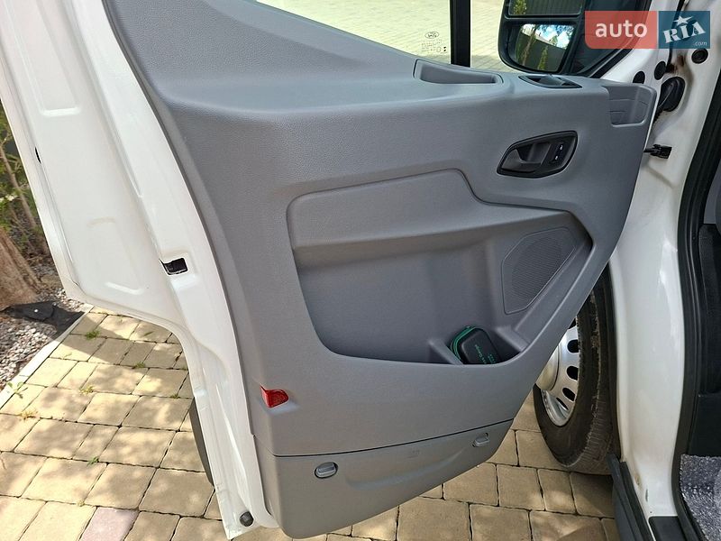 Грузовой фургон Ford Transit 2018 в Бережанах