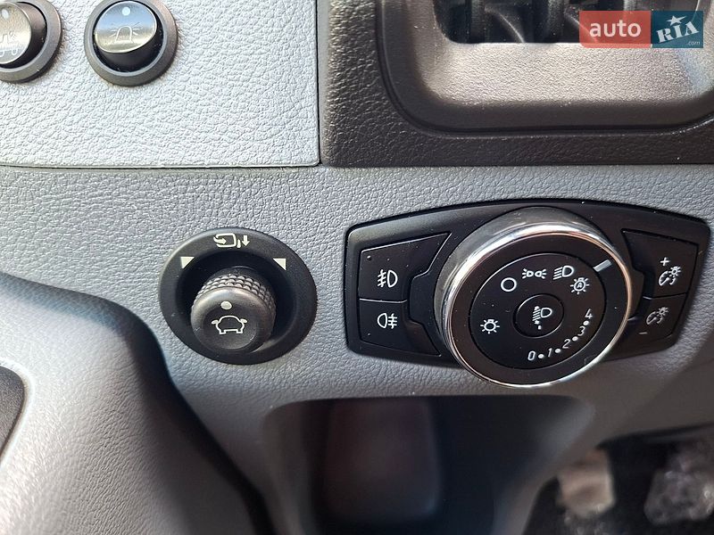 Грузовой фургон Ford Transit 2018 в Бережанах