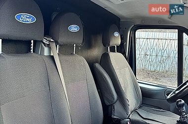 Вантажний фургон Ford Transit 2013 в Львові