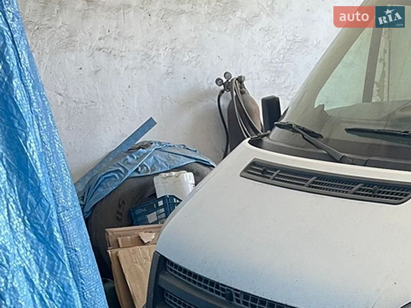 Грузовой фургон Ford Transit 2012 в Хороле