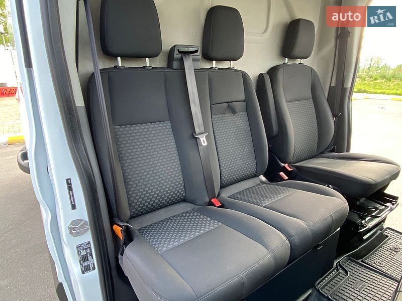 Грузовой фургон Ford Transit 2021 в Ирпене