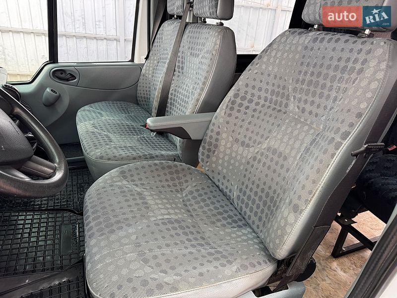 Грузопассажирский фургон Ford Transit 2007 в Миргороде