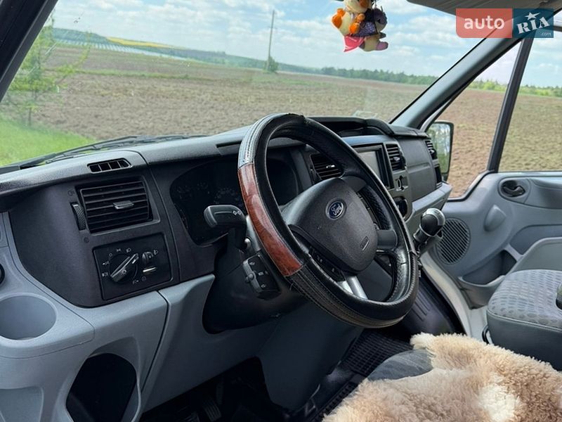Грузовой фургон Ford Transit 2008 в Ильинцах