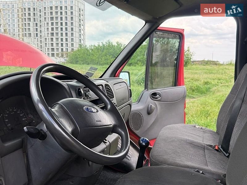 Вантажопасажирський фургон Ford Transit 2005 в Одесі