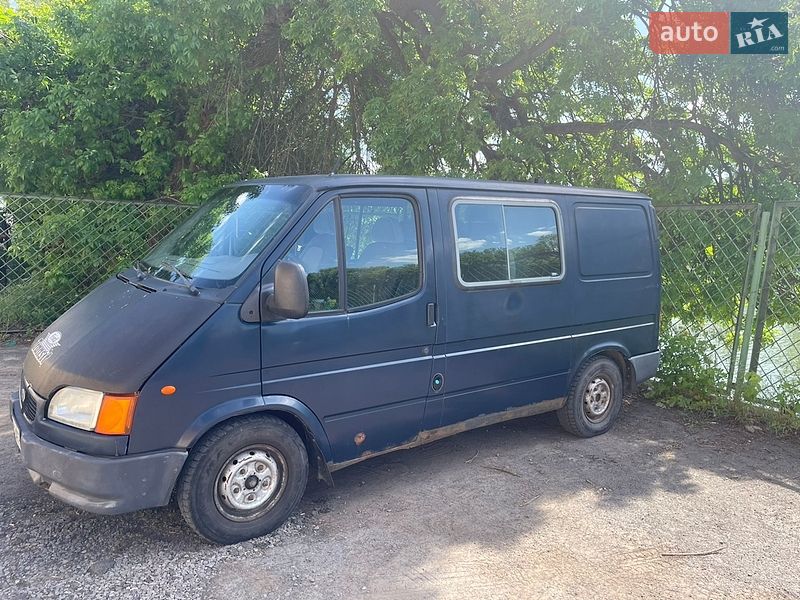 Грузопассажирский фургон Ford Transit 2000 в Львове