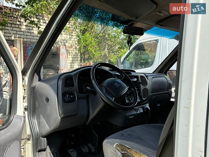Грузовой фургон Ford Transit 2004 в Николаеве