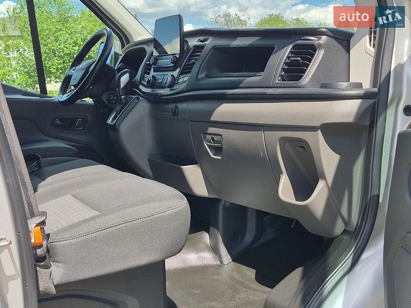 Вантажний фургон Ford Transit 2021 в Дубні