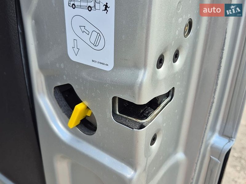 Вантажний фургон Ford Transit 2021 в Дубні