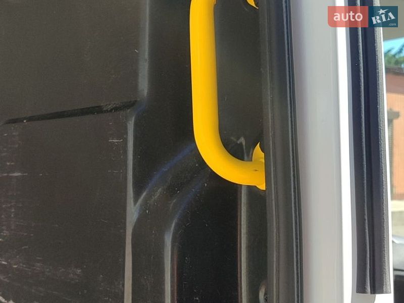 Вантажний фургон Ford Transit 2015 в Кореці