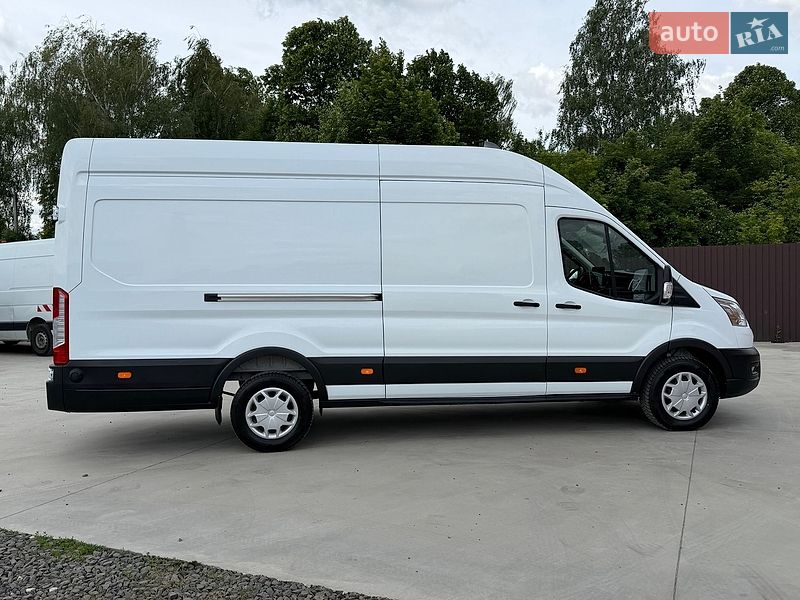 Вантажний фургон Ford Transit 2023 в Млиніві