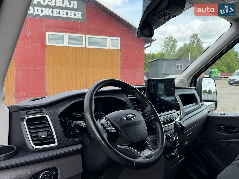 Вантажний фургон Ford Transit 2023 в Млиніві