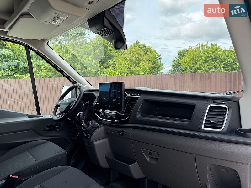 Вантажний фургон Ford Transit 2023 в Млиніві