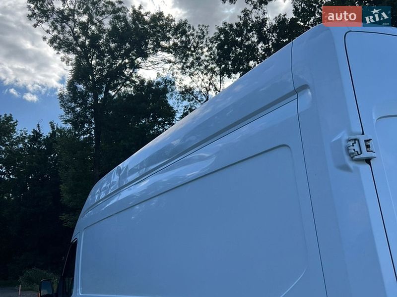 Вантажний фургон Ford Transit 2016 в Дунаївцях