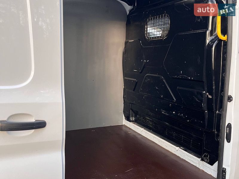 Вантажний фургон Ford Transit 2019 в Маневичах