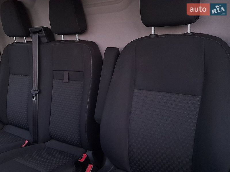 Мікроавтобус вантажний (до 3,5т) Ford Transit 2019 в Черкасах