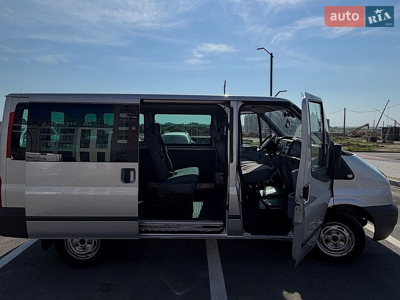 Минивэн Ford Transit 2012 в Ровно
