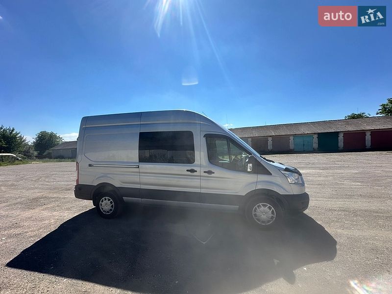 Вантажний фургон Ford Transit 2015 в Чорткові