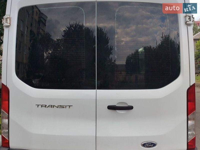 Вантажопасажирський фургон Ford Transit 2016 в Києві