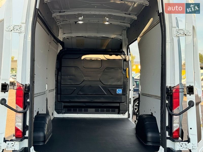 Вантажний фургон Ford Transit 2019 в Києві