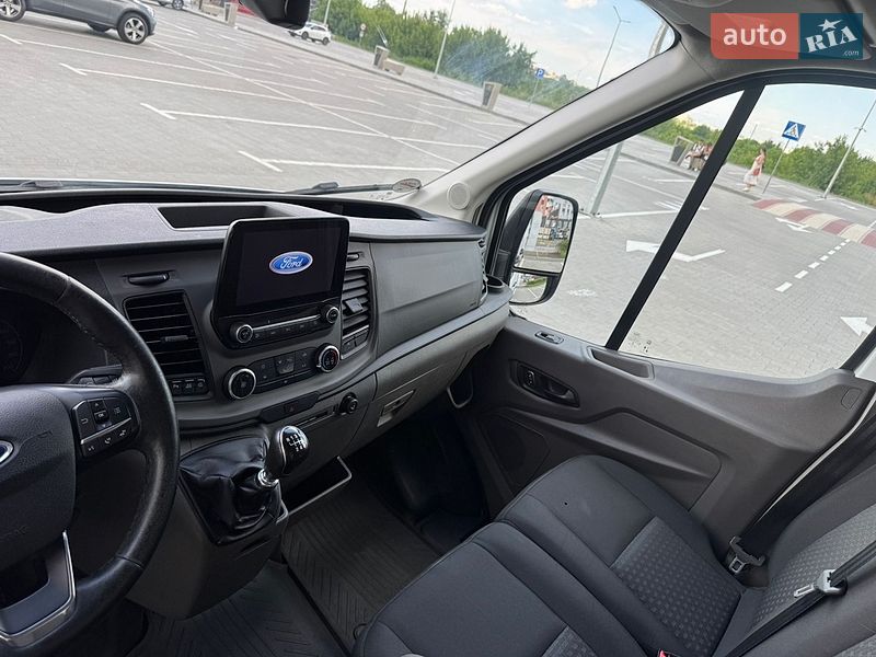 Вантажний фургон Ford Transit 2020 в Бучі