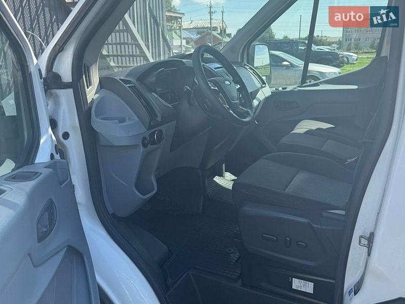 Вантажопасажирський фургон Ford Transit 2015 в Полтаві