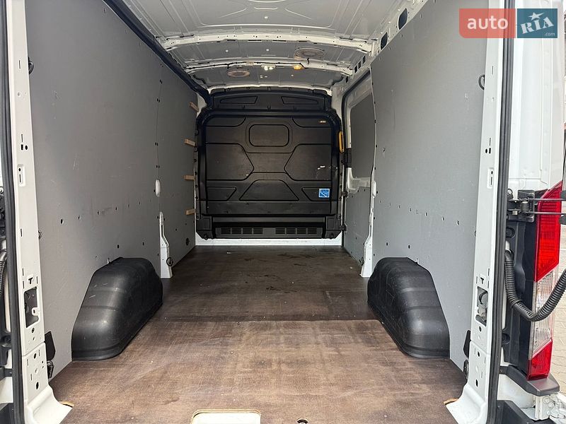 Грузовой фургон Ford Transit 2018 в Дубно