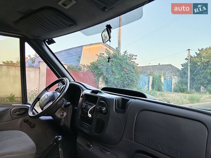 Грузовой фургон Ford Transit 2006 в Николаеве