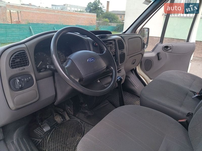 Грузовой фургон Ford Transit 2002 в Луцке