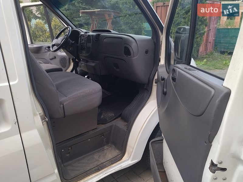 Грузовой фургон Ford Transit 2002 в Луцке