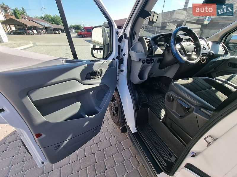 Минивэн Ford Transit 2015 в Староконстантинове