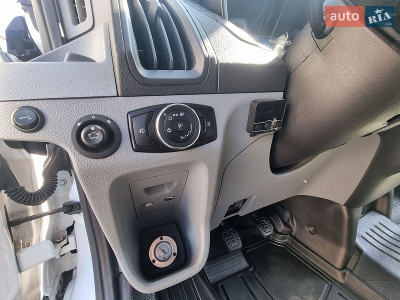 Минивэн Ford Transit 2015 в Староконстантинове
