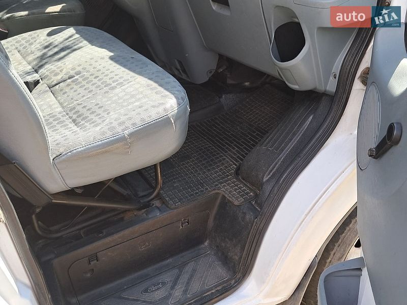 Вантажний фургон Ford Transit 2007 в Полтаві