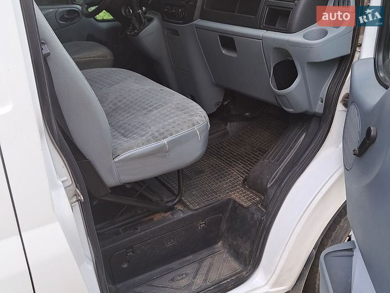 Вантажний фургон Ford Transit 2007 в Полтаві