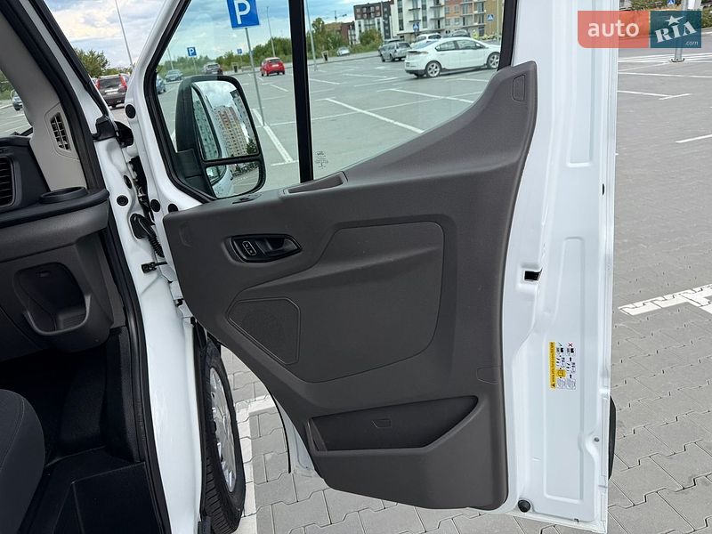 Грузовой фургон Ford Transit 2019 в Ирпене