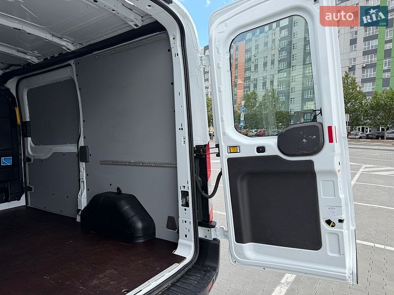 Грузовой фургон Ford Transit 2019 в Ирпене