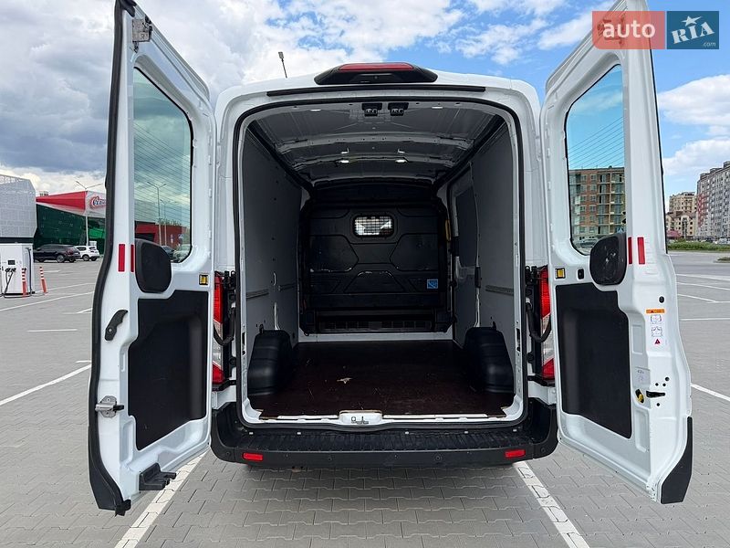 Грузовой фургон Ford Transit 2019 в Ирпене
