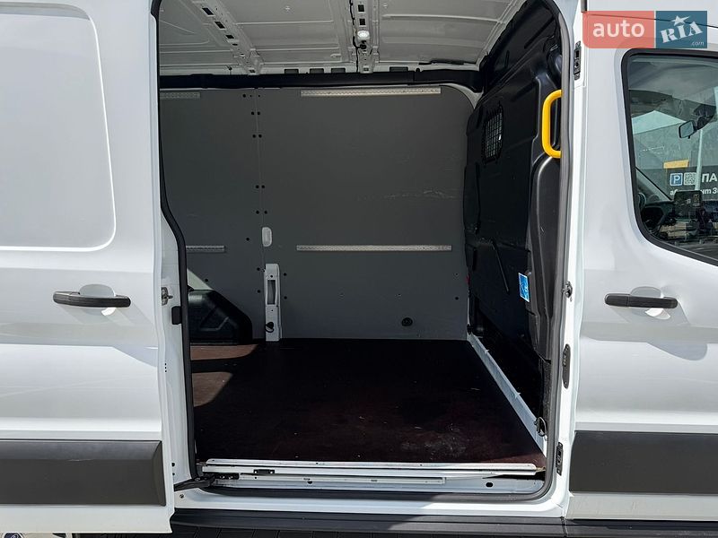 Грузовой фургон Ford Transit 2019 в Ирпене