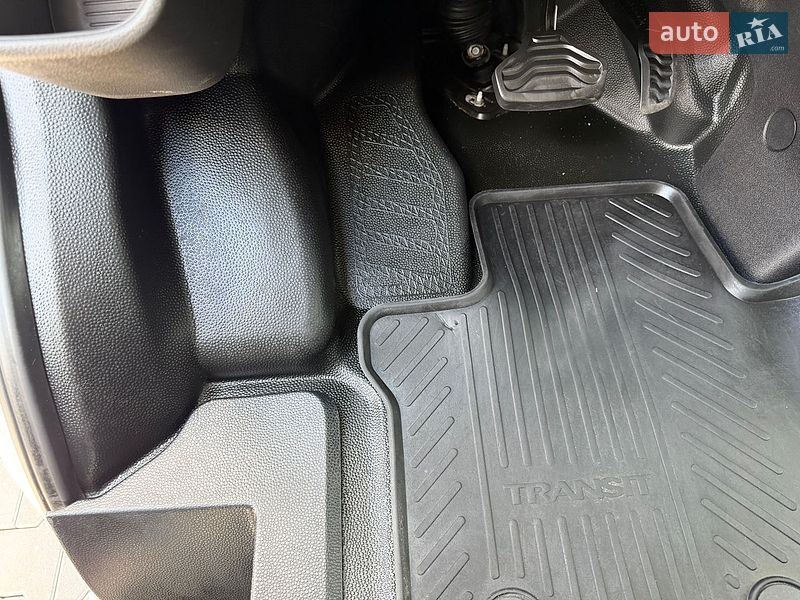 Грузовой фургон Ford Transit 2019 в Ирпене