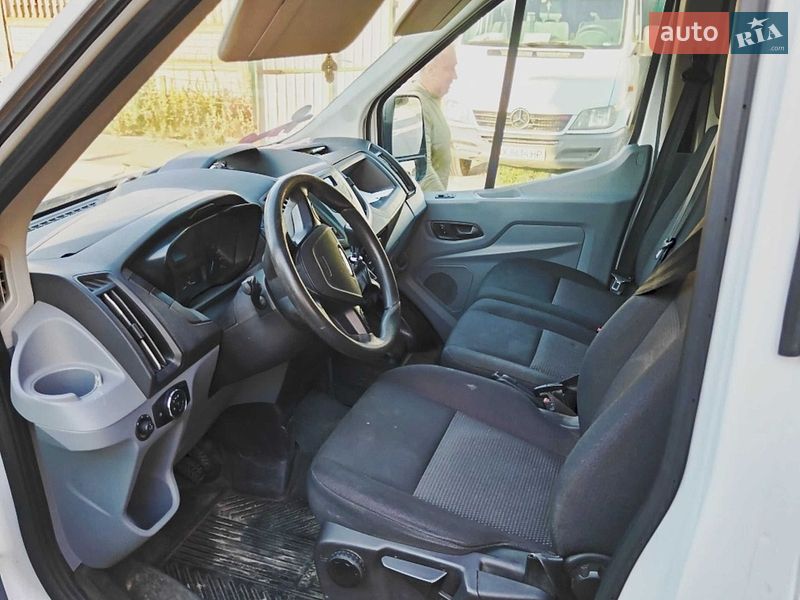 Мінівен Ford Transit 2016 в Нетішині