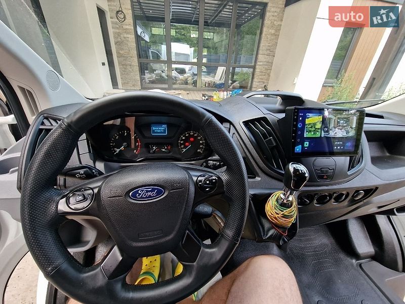 Вантажопасажирський фургон Ford Transit 2016 в Києві