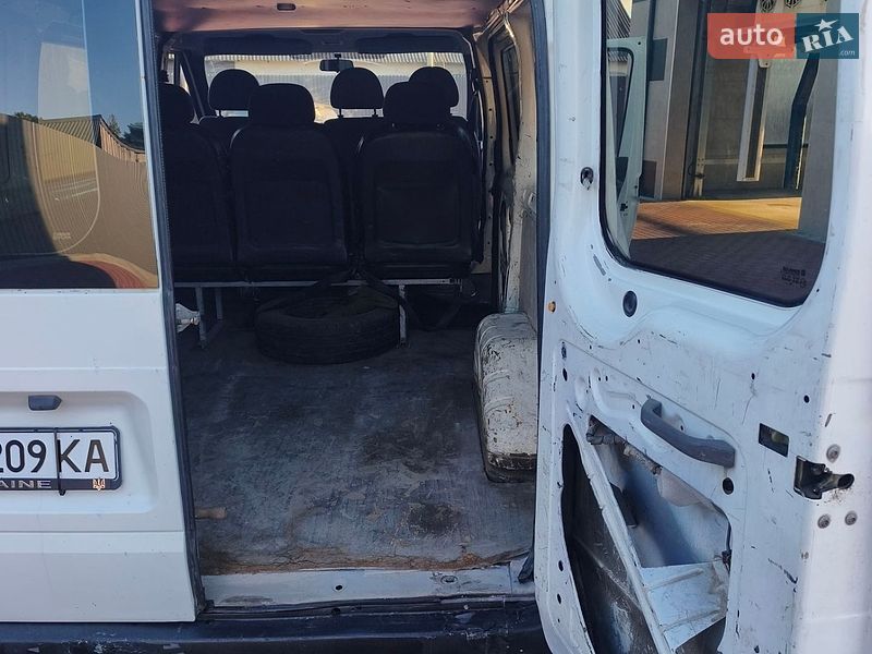 Мікровен Ford Transit 2004 в Сарнах