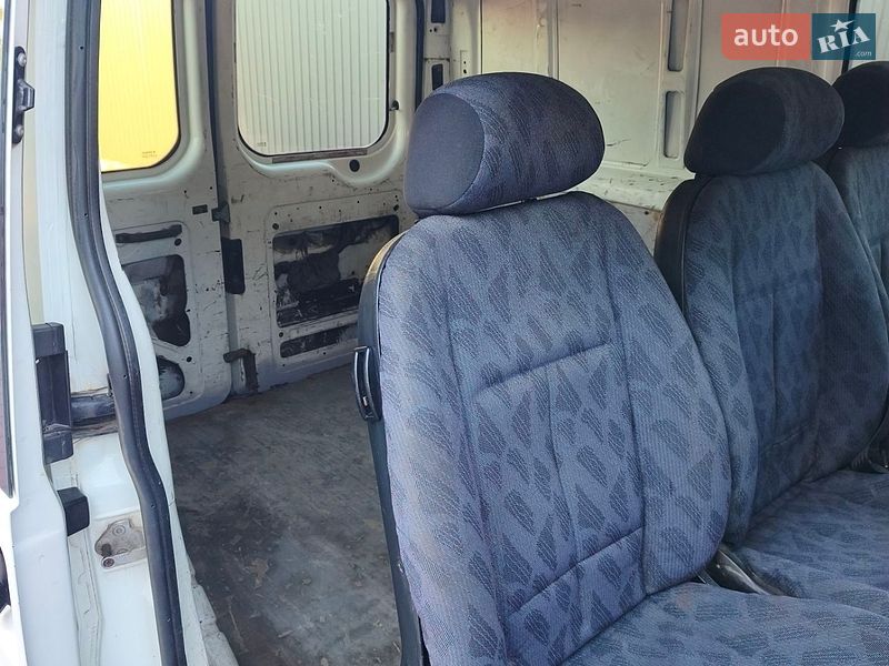 Мікровен Ford Transit 2004 в Сарнах