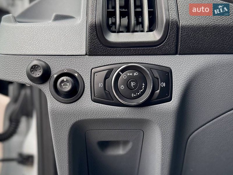 Грузовой фургон Ford Transit 2019 в Киеве