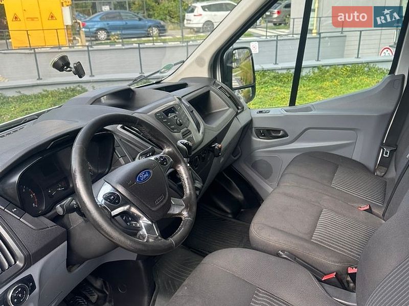 Грузовой фургон Ford Transit 2016 в Львове